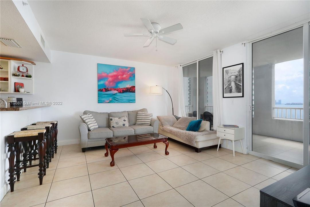Recently Sold: $375,000 (1 beds, 1 baths, 630 Square Feet)