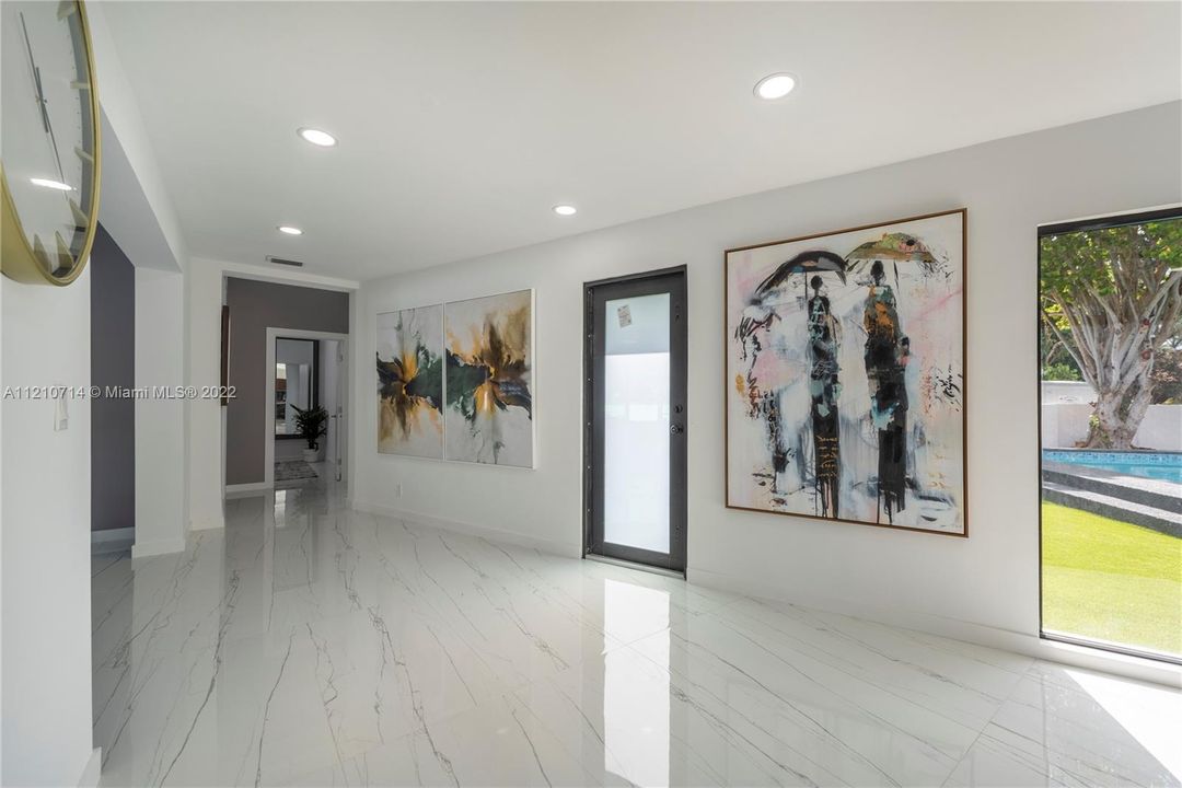 Recently Sold: $2,997,000 (5 beds, 5 baths, 4178 Square Feet)
