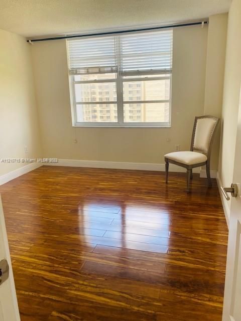 Recently Sold: $365,000 (2 beds, 2 baths, 1300 Square Feet)