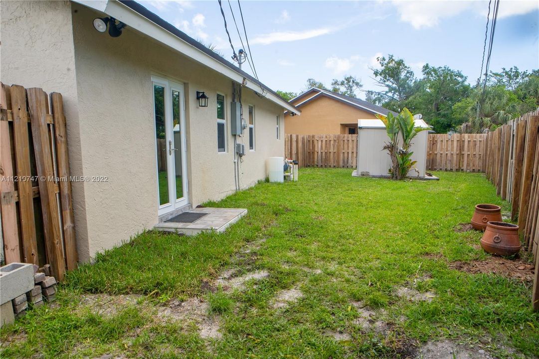 Recently Sold: $360,000 (3 beds, 2 baths, 1132 Square Feet)