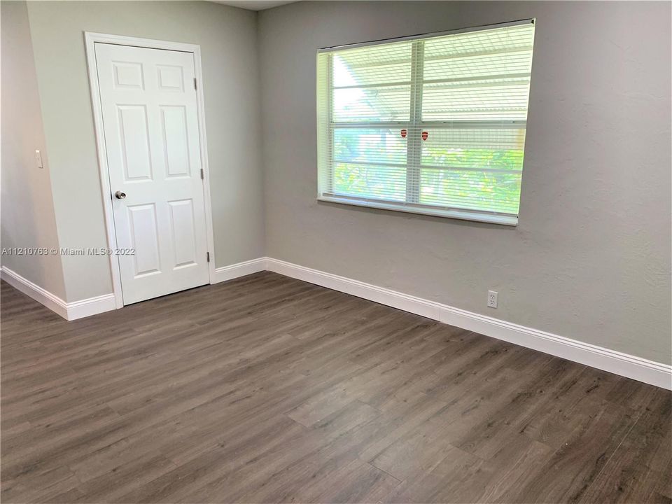Recently Sold: $156,000 (1 beds, 1 baths, 480 Square Feet)