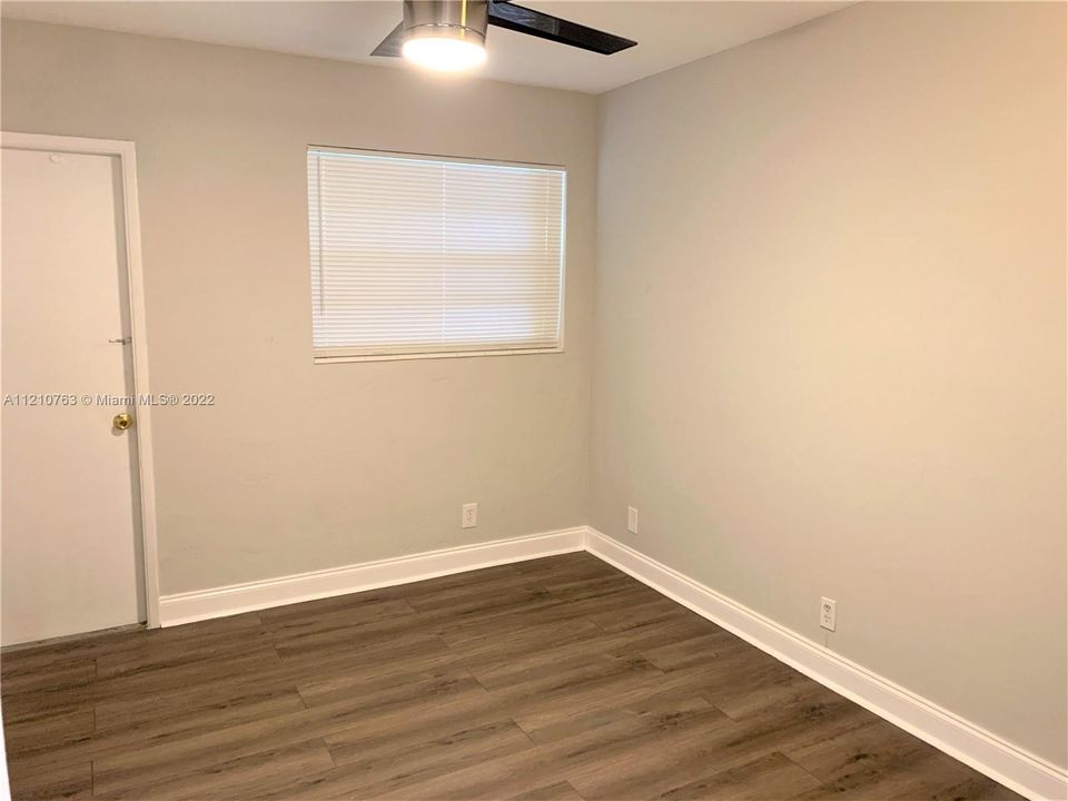 Recently Sold: $156,000 (1 beds, 1 baths, 480 Square Feet)