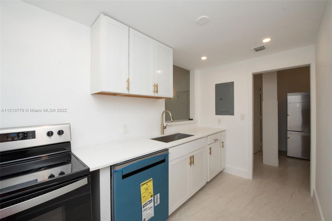 Recently Rented: $2,998 (1 beds, 1 baths, 700 Square Feet)