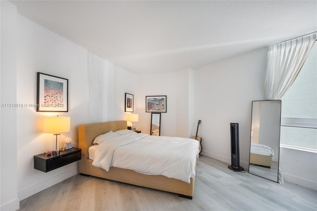 Recently Sold: $400,000 (1 beds, 1 baths, 794 Square Feet)