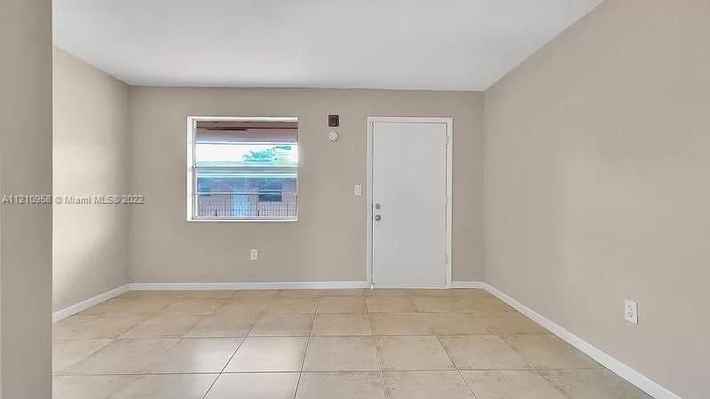 Recently Rented: $1,400 (0 beds, 1 baths, 455 Square Feet)