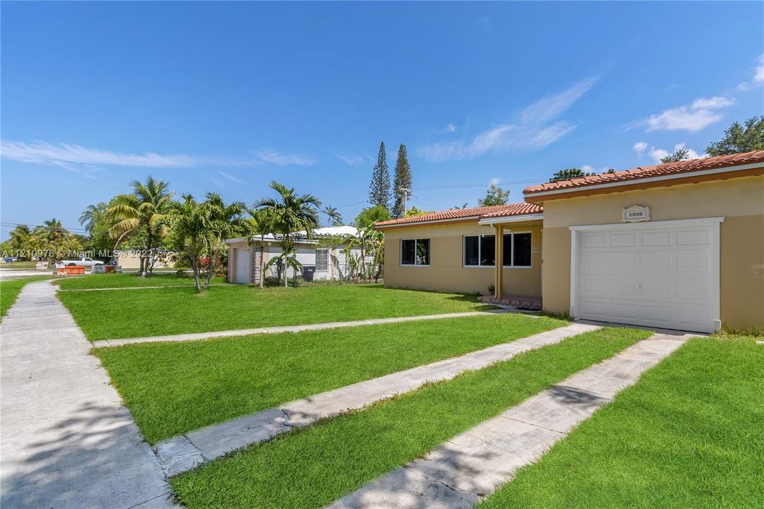 Recently Sold: $565,000 (3 beds, 2 baths, 1460 Square Feet)