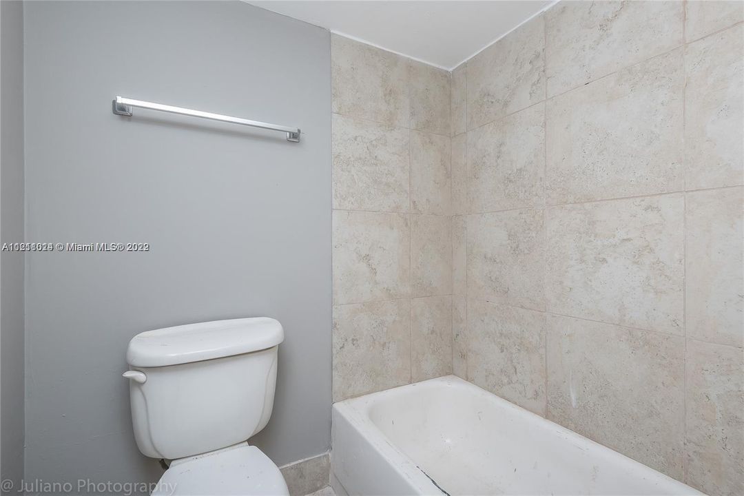 最近售出: $185,000 (2 贝兹, 2 浴室, 1130 平方英尺)