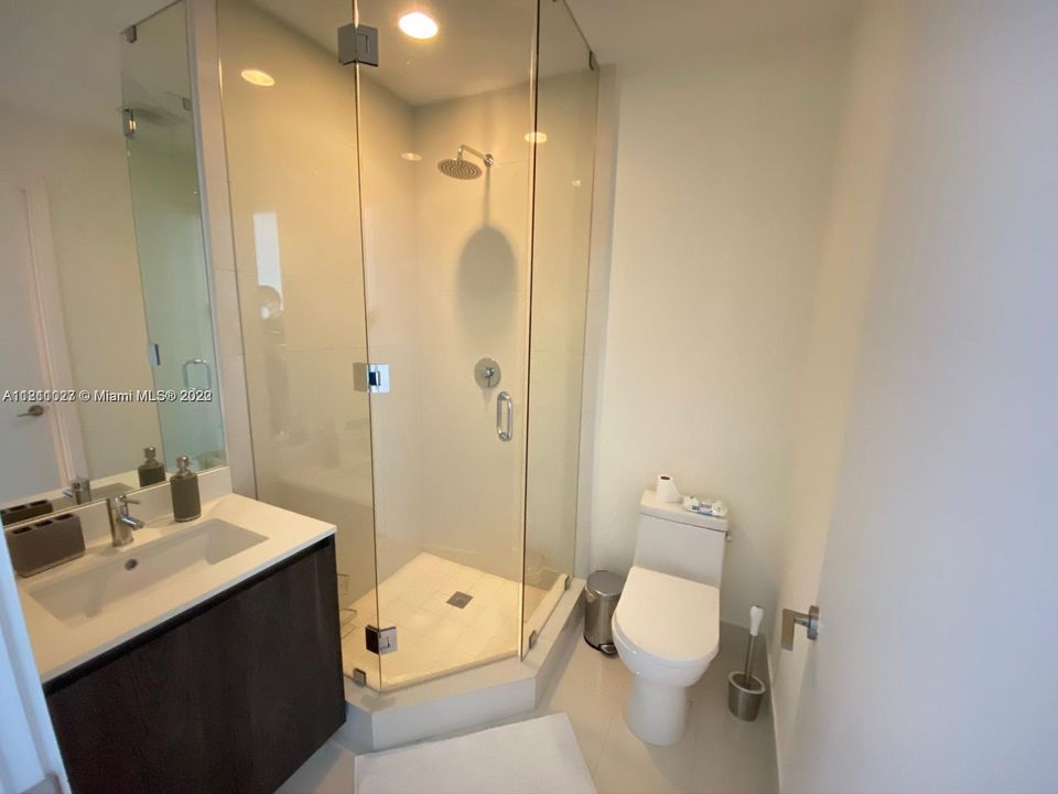 Недавно арендовано: $5,900 (2 спален, 2 ванн, 1057 Квадратных фут)