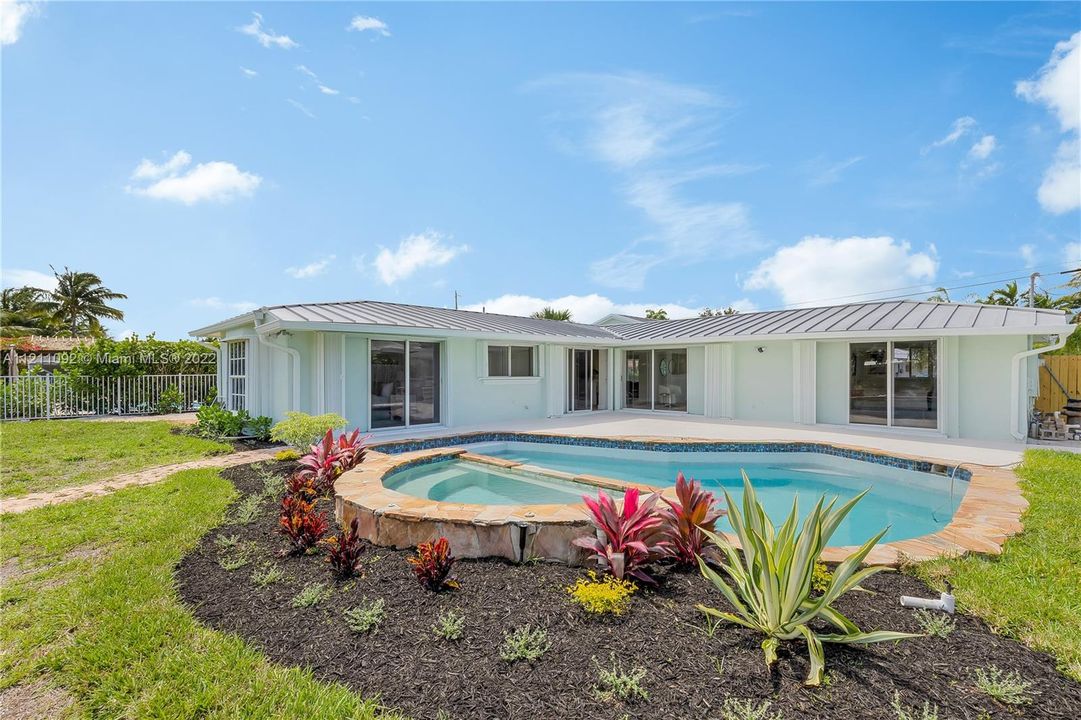 Recently Sold: $862,500 (3 beds, 2 baths, 1789 Square Feet)