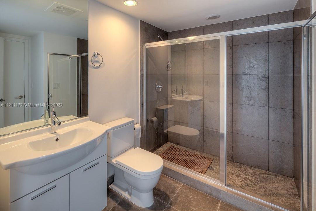 最近租的: $5,500 (2 贝兹, 2 浴室, 1327 平方英尺)