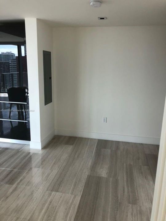 Recently Rented: $5,450 (1 beds, 1 baths, 898 Square Feet)