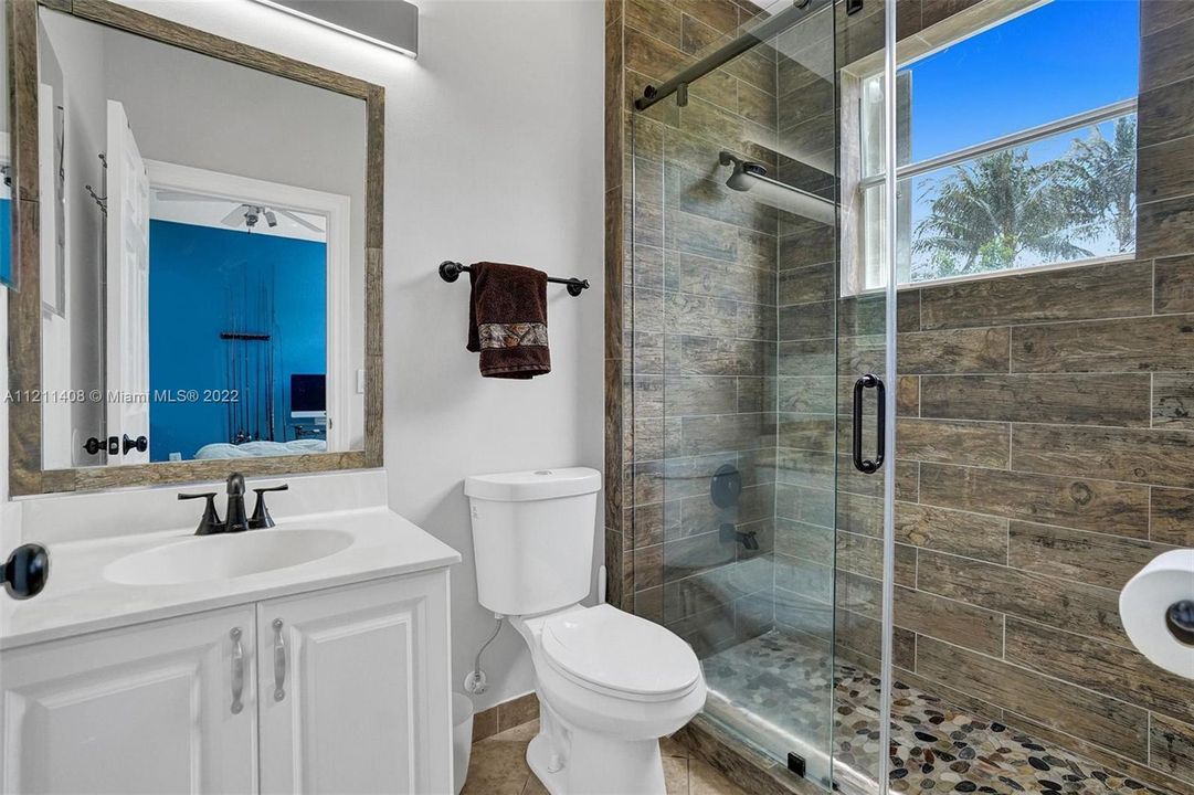 Недавно арендовано: $6,900 (5 спален, 5 ванн, 3361 Квадратных фут)