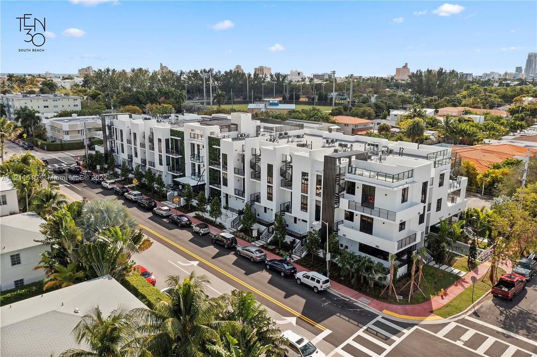 Recently Sold: $1,599,000 (2 beds, 2 baths, 1101 Square Feet)