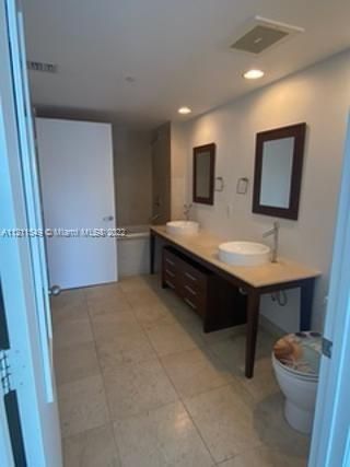 Recently Sold: $645,000 (1 beds, 1 baths, 1035 Square Feet)
