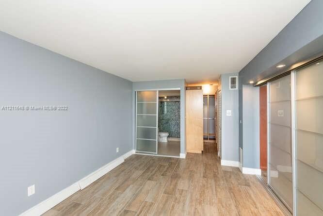 Recently Rented: $2,300 (1 beds, 1 baths, 984 Square Feet)