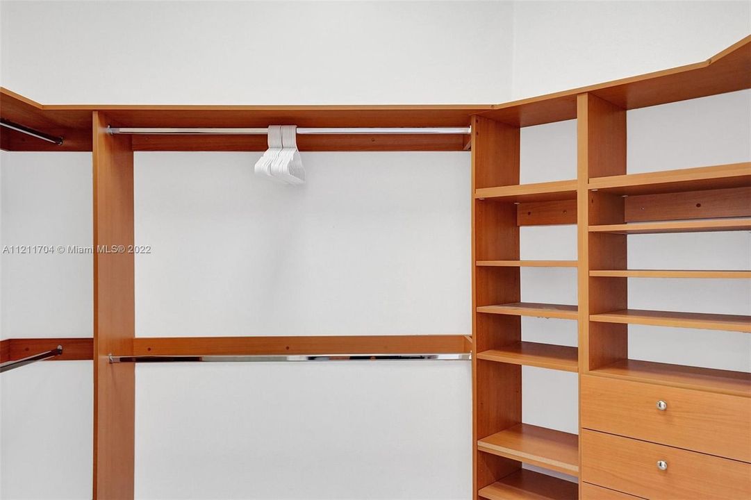 Недавно арендовано: $12,500 (6 спален, 4 ванн, 3669 Квадратных фут)