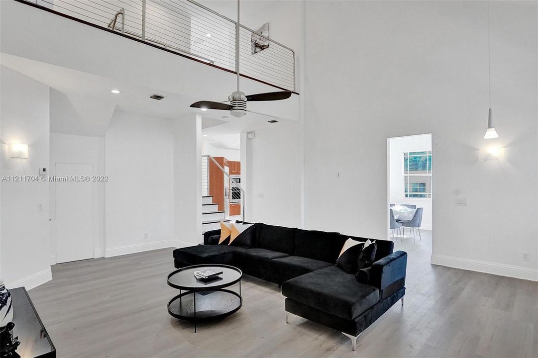 Недавно арендовано: $12,500 (6 спален, 4 ванн, 3669 Квадратных фут)