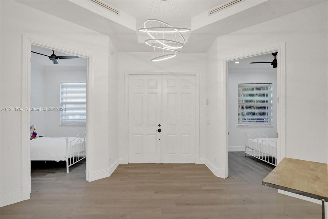 Недавно арендовано: $12,500 (6 спален, 4 ванн, 3669 Квадратных фут)