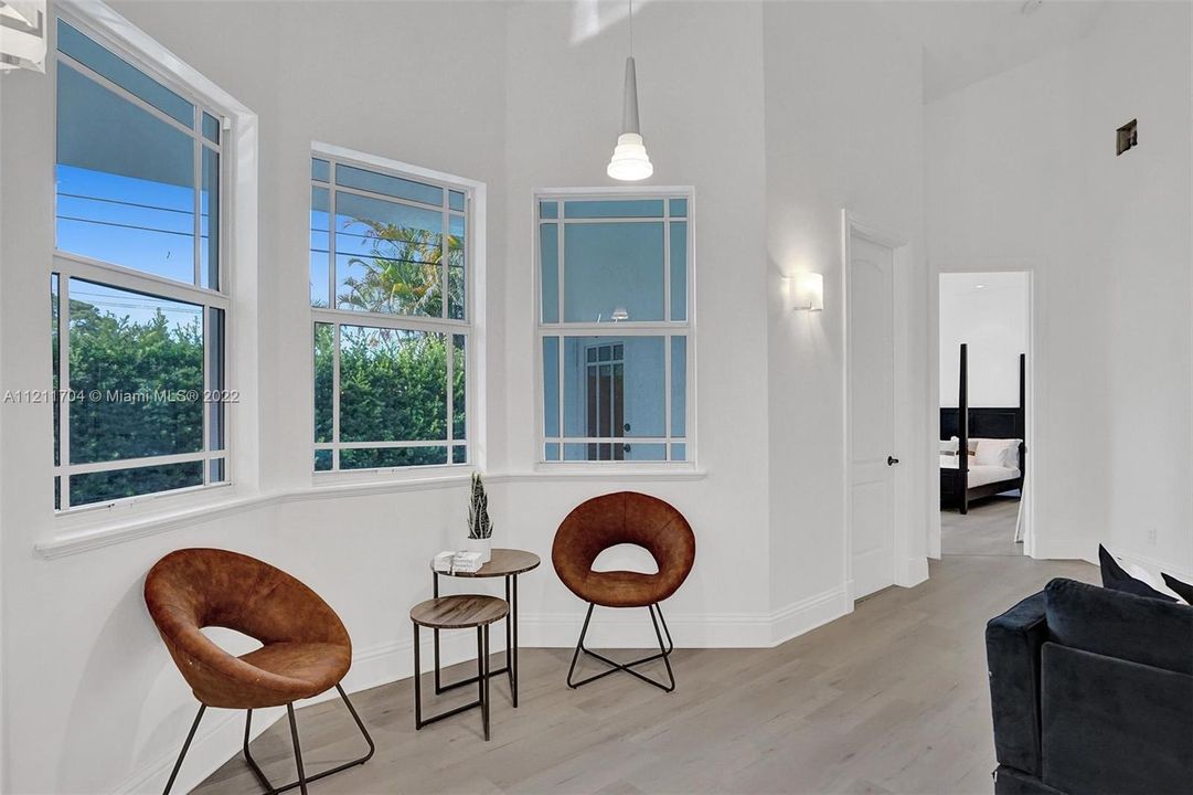 Недавно арендовано: $12,500 (6 спален, 4 ванн, 3669 Квадратных фут)