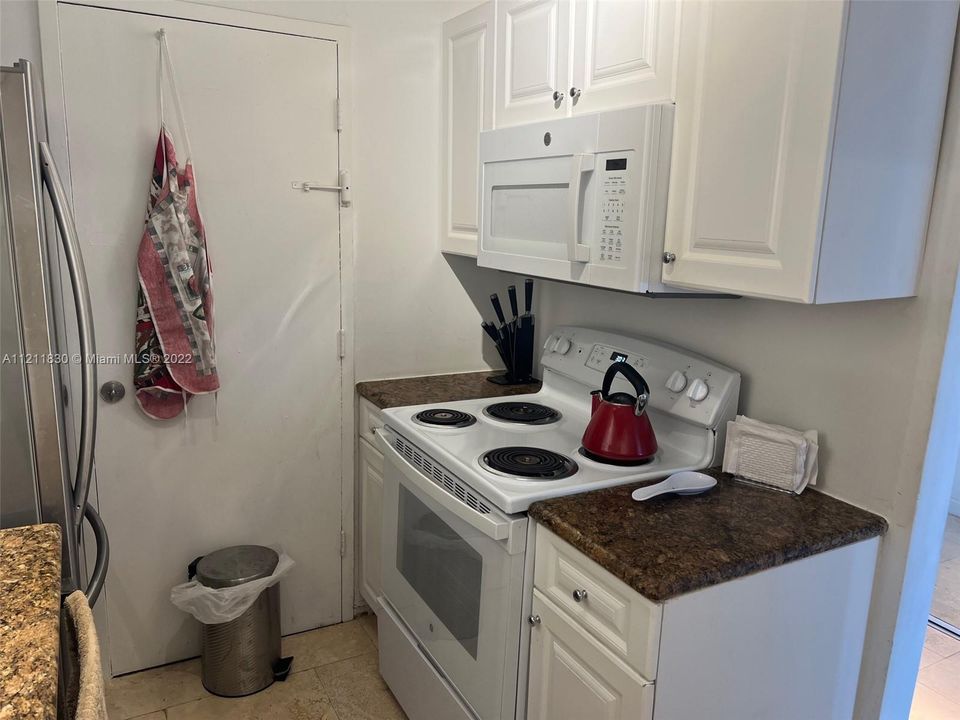 Recently Sold: $590,000 (1 beds, 1 baths, 675 Square Feet)