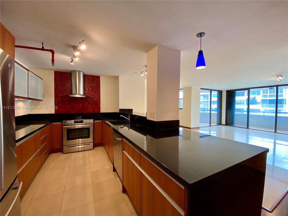 Recently Sold: $998,000 (2 beds, 2 baths, 1435 Square Feet)