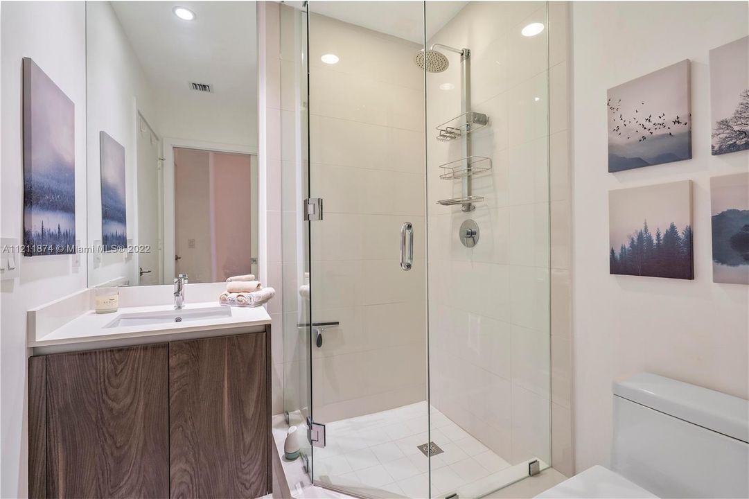 Недавно арендовано: $7,000 (2 спален, 2 ванн, 1057 Квадратных фут)