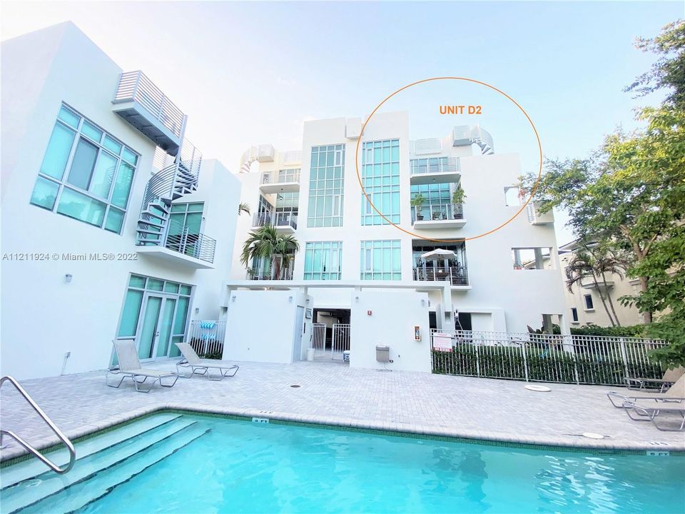 Recently Sold: $575,000 (1 beds, 1 baths, 681 Square Feet)