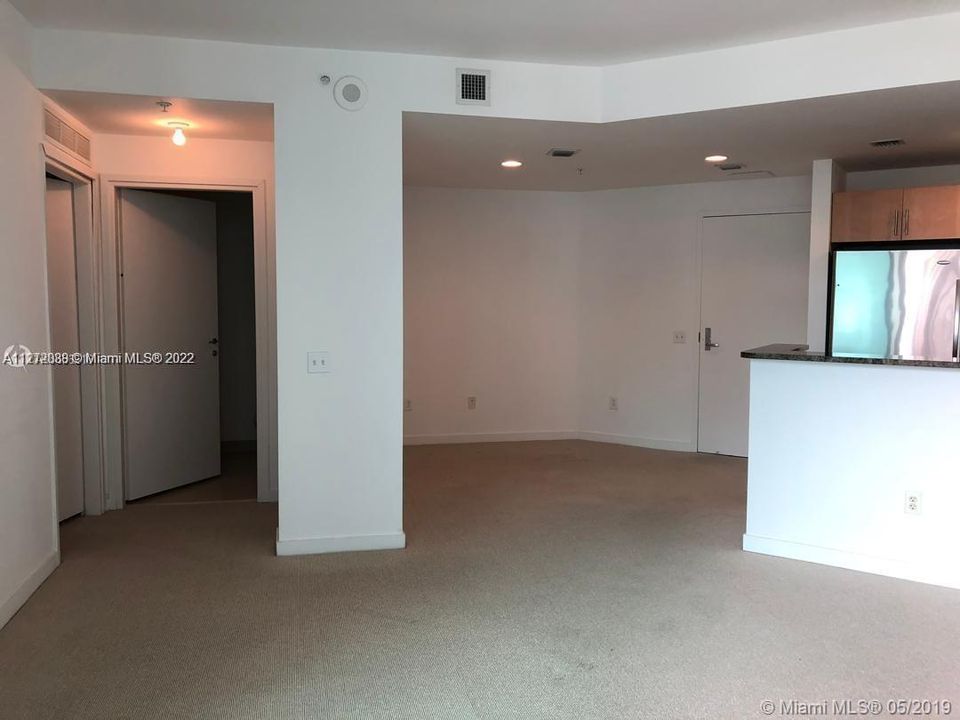 Recently Sold: $430,000 (1 beds, 1 baths, 797 Square Feet)