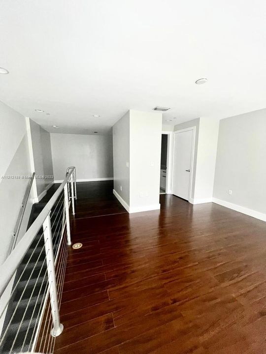 Recently Sold: $445,000 (1 beds, 1 baths, 1000 Square Feet)