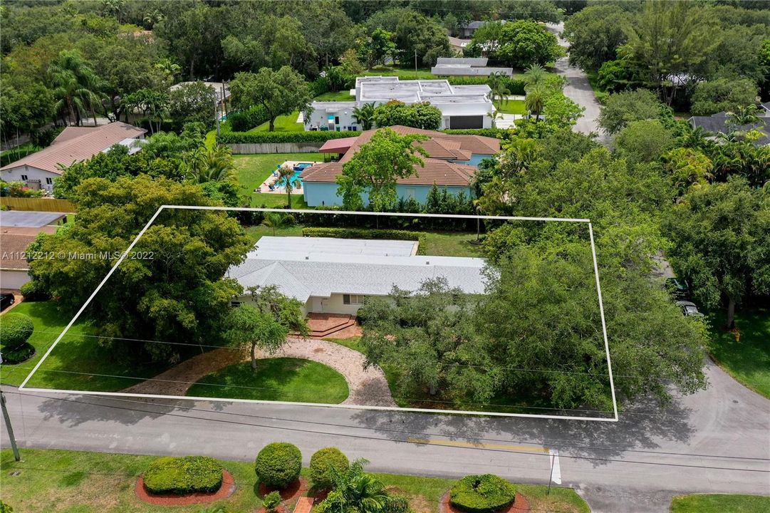 Recently Sold: $1,000,000 (3 beds, 2 baths, 1935 Square Feet)