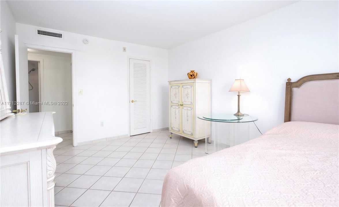 Recently Sold: $465,000 (2 beds, 2 baths, 1050 Square Feet)