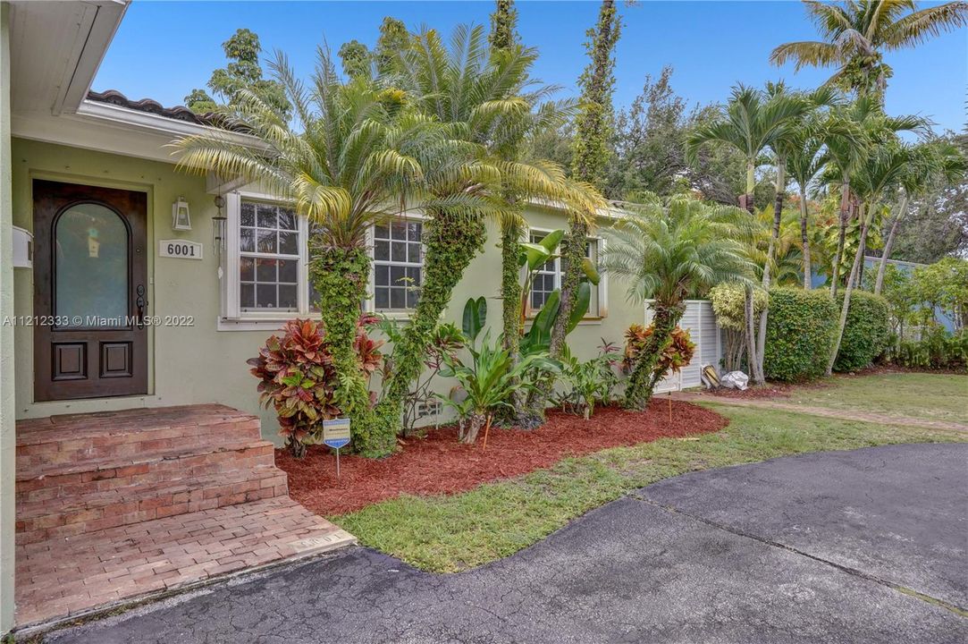 Recently Sold: $769,000 (3 beds, 2 baths, 1648 Square Feet)