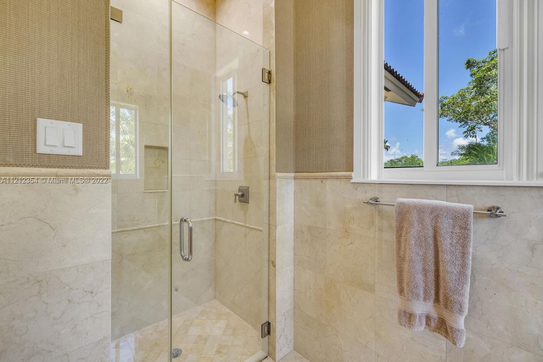 Cabana bath shower.