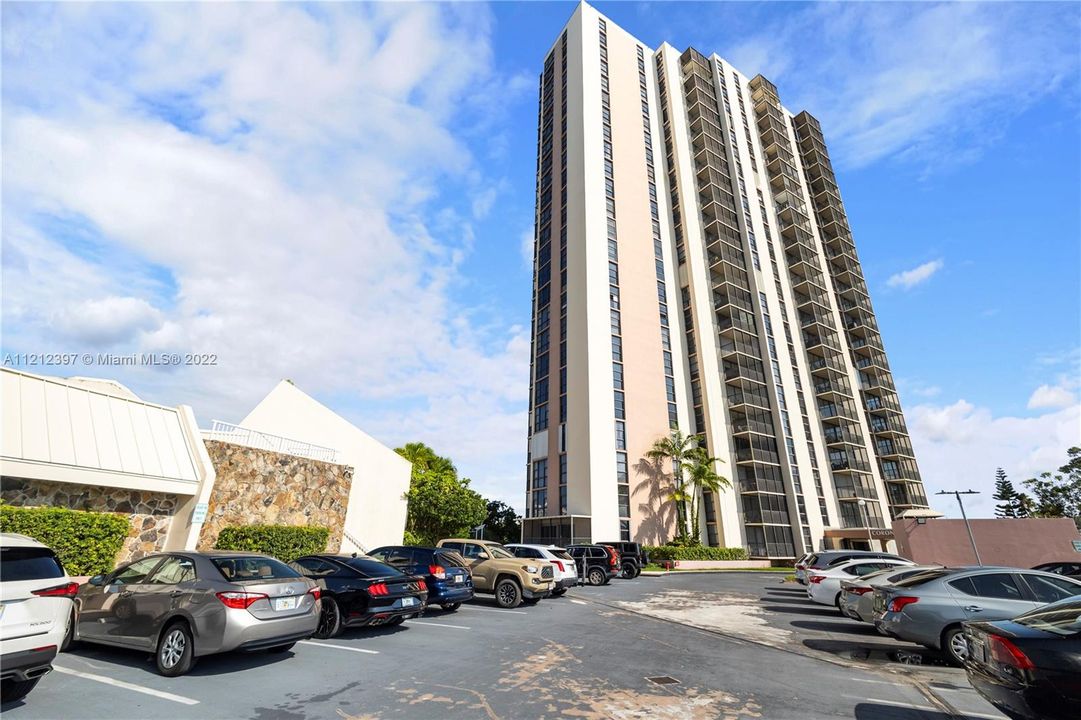 Recently Sold: $285,000 (1 beds, 1 baths, 1038 Square Feet)