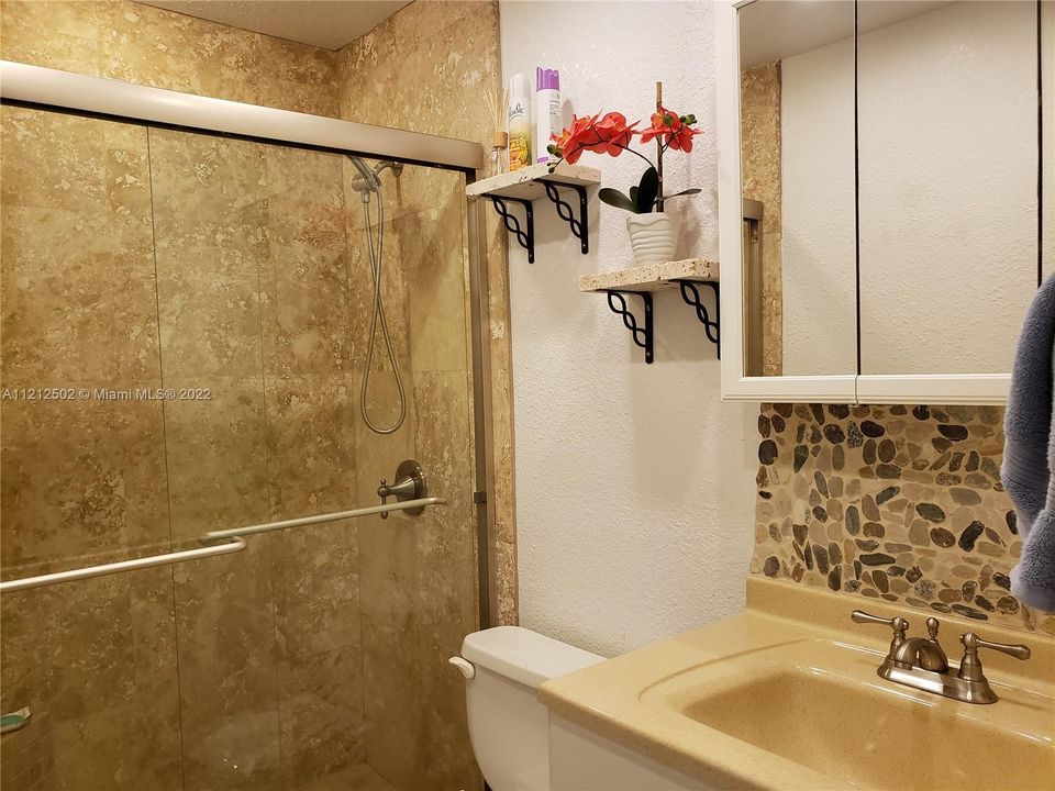 最近租的: $1,800 (1 贝兹, 1 浴室, 686 平方英尺)