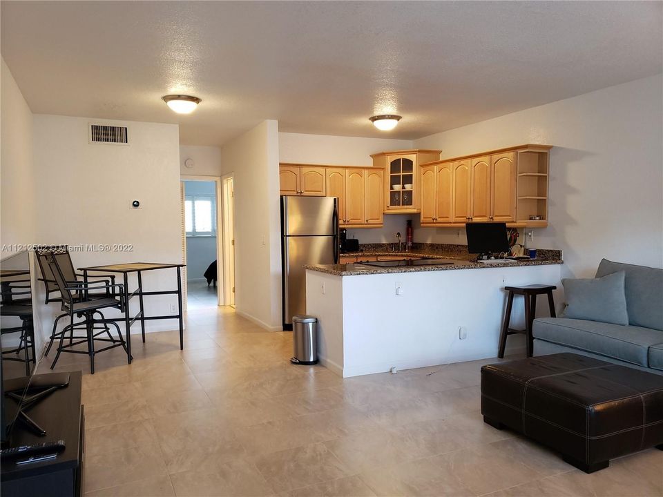 Recently Rented: $1,800 (1 beds, 1 baths, 686 Square Feet)