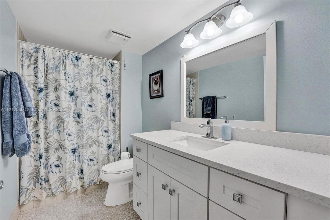 Недавно продано: $189,000 (2 спален, 2 ванн, 1100 Квадратных фут)