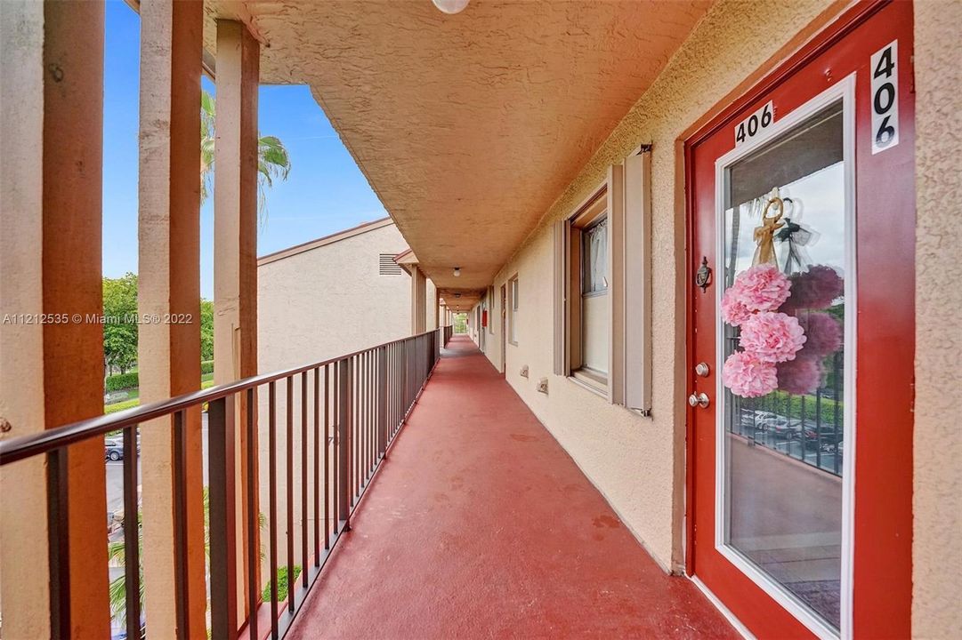 Недавно продано: $189,000 (2 спален, 2 ванн, 1100 Квадратных фут)