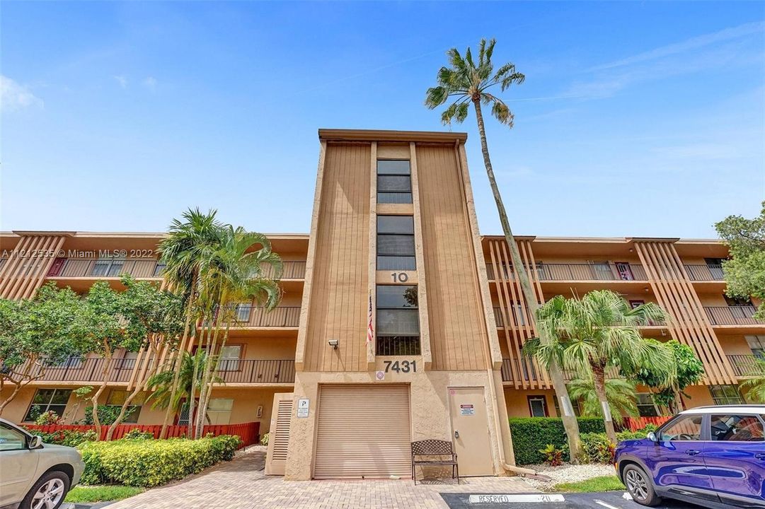 Недавно продано: $189,000 (2 спален, 2 ванн, 1100 Квадратных фут)