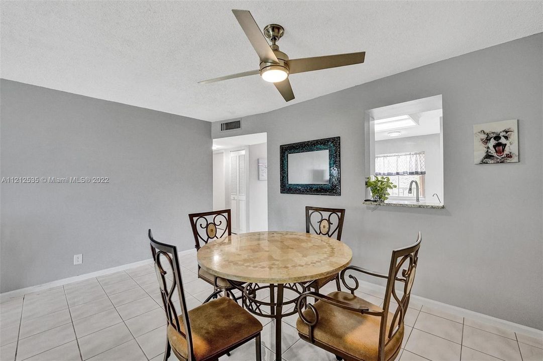 Недавно продано: $189,000 (2 спален, 2 ванн, 1100 Квадратных фут)