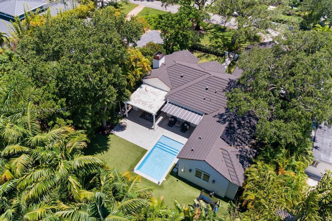 Recently Sold: $3,469,000 (4 beds, 4 baths, 2669 Square Feet)