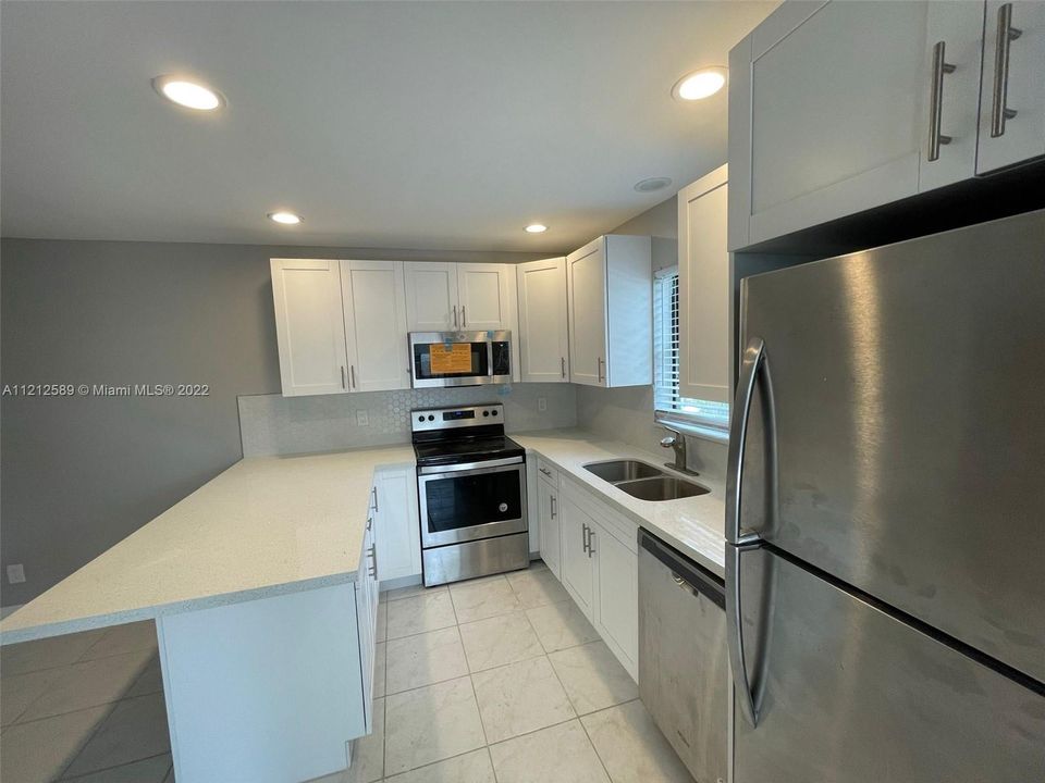 Recently Rented: $2,550 (3 beds, 2 baths, 1422 Square Feet)