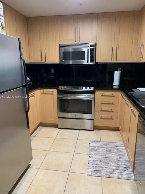 Recently Sold: $540,000 (2 beds, 2 baths, 1246 Square Feet)