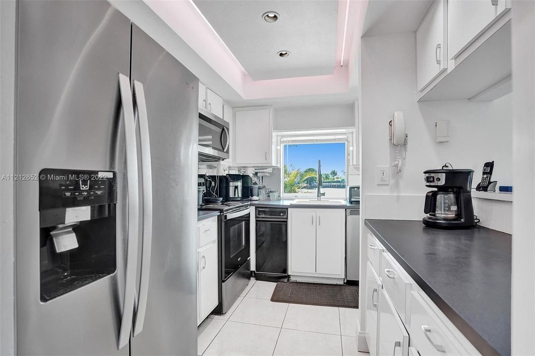 Recently Sold: $799,000 (3 beds, 2 baths, 1710 Square Feet)