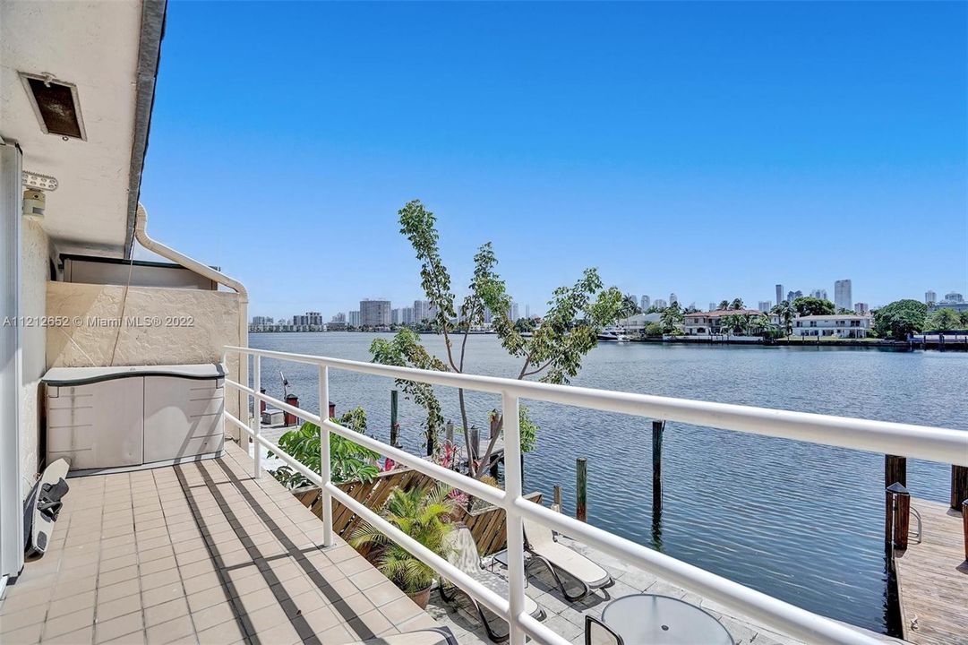 Recently Sold: $799,000 (3 beds, 2 baths, 1710 Square Feet)