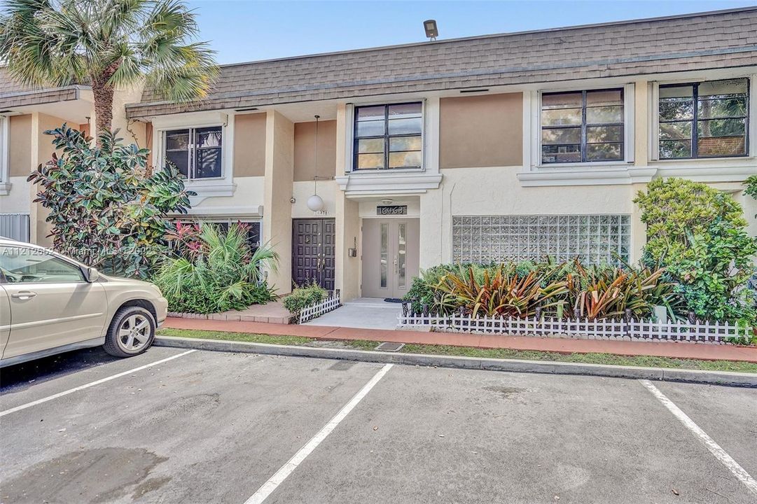 Recently Sold: $799,000 (3 beds, 2 baths, 1710 Square Feet)