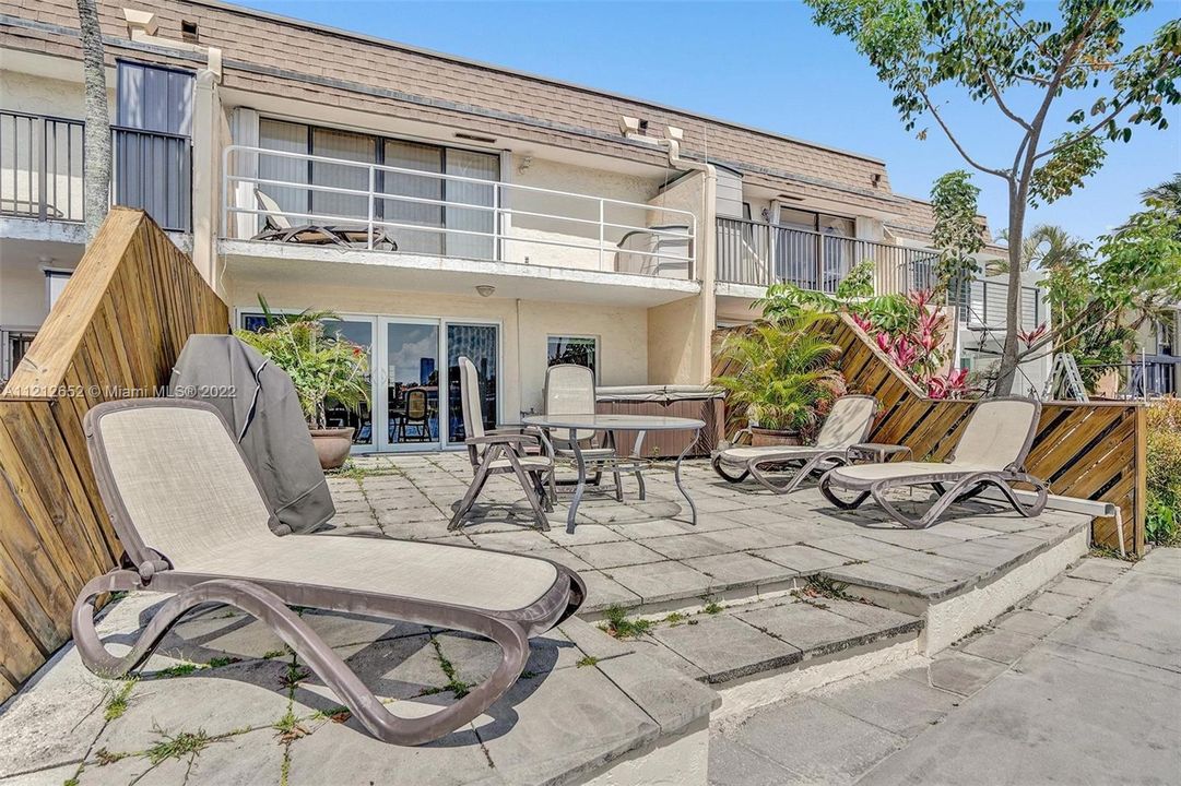 Recently Sold: $799,000 (3 beds, 2 baths, 1710 Square Feet)