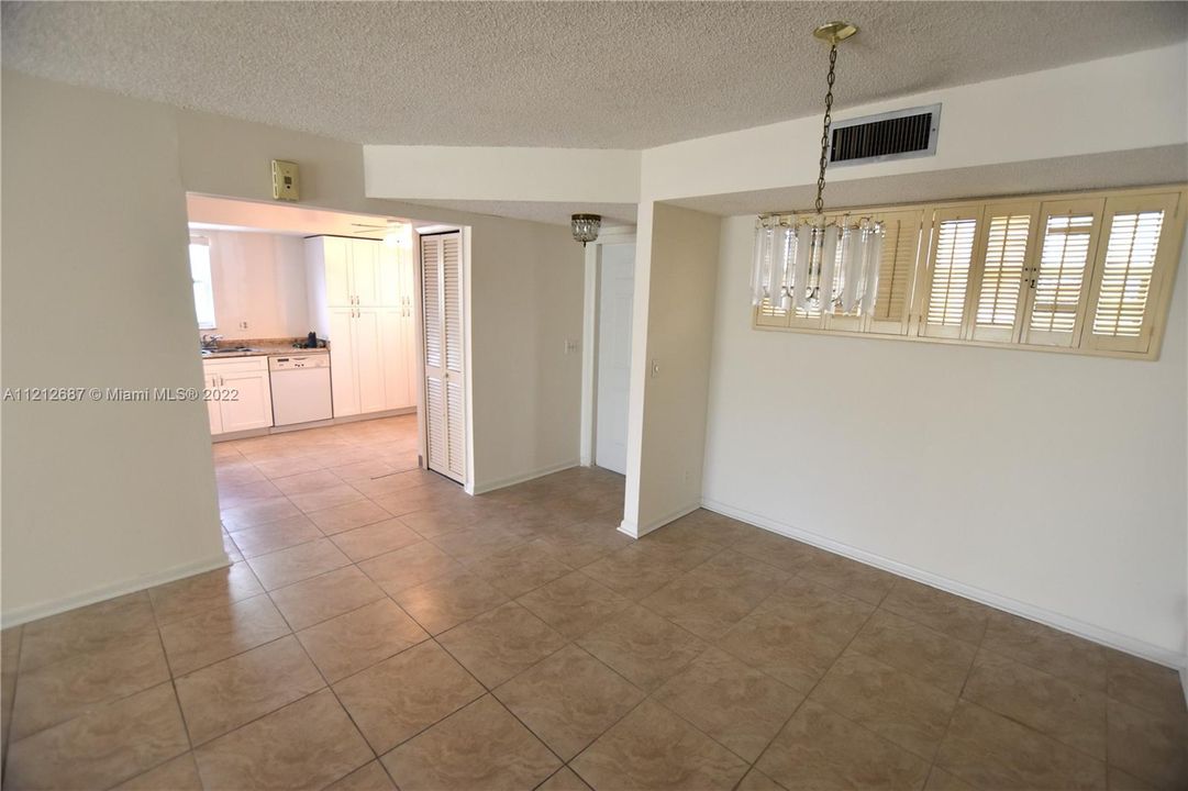 Recently Sold: $230,000 (2 beds, 2 baths, 1200 Square Feet)