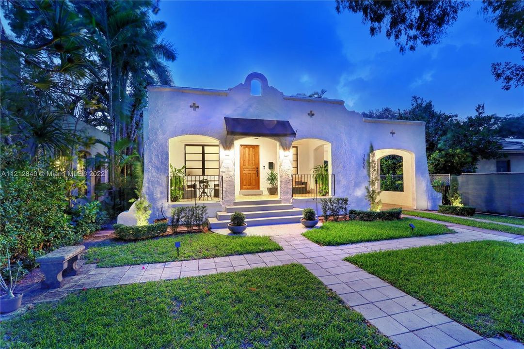 Recently Sold: $1,000,000 (2 beds, 2 baths, 1603 Square Feet)