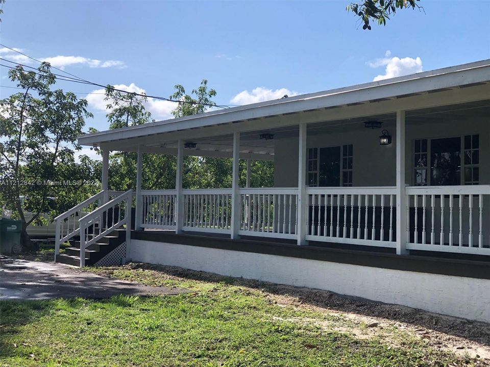 Recientemente alquilado: $3,250 (2 camas, 1 baños, 990 Pies cuadrados)